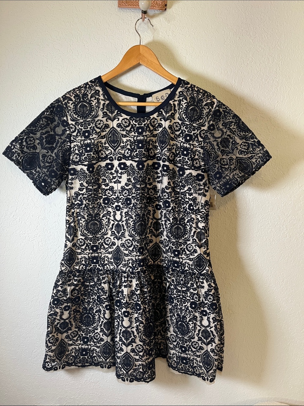 Women’s Sea Brand Navy and Cream Embroidered Short-Sleeve Dress Size 10